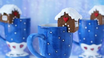 Mini Gingerbread Houses for Your Mugs