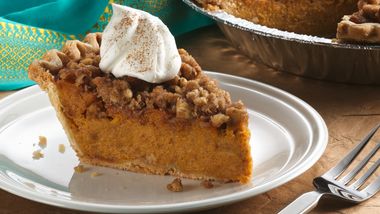 Cinnamon Streusel Sweet Potato Pie