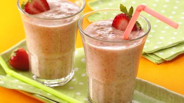 Fiber One® Strawberry Smoothies