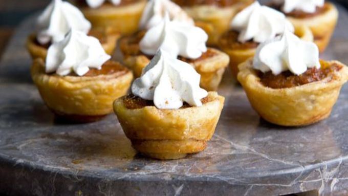 Mini Pumpkin Pies with Cinnamon Roll Pie Crust