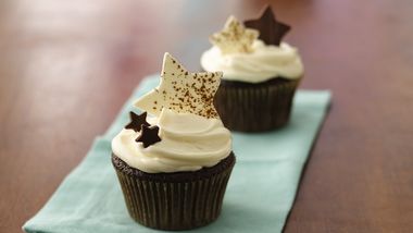 Star-Studded Celebration Cupcakes 