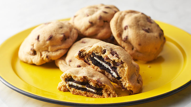 Oreo-Stuffed Chocolate Chip Cookies