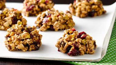 No-Bake Cranberry Granola Cookies