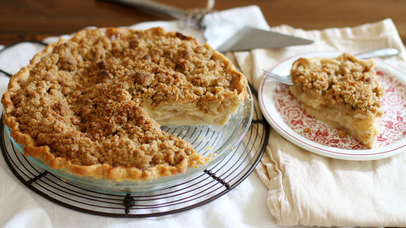 What is a recipe for Dutch Apple Bars ?