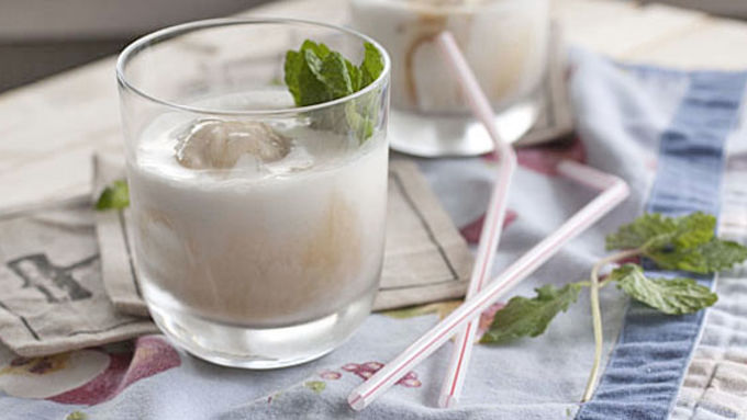 White Russian Float Recipe Tablespoon Garnish With Mint And Serve Immediately