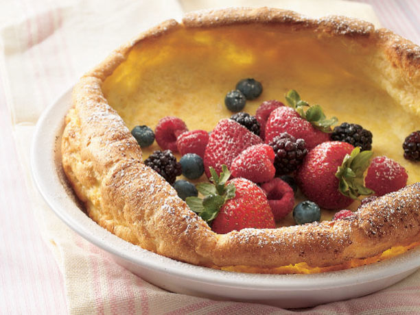 Dutch Baby Pancake -Easy Crispy Oven Pancake