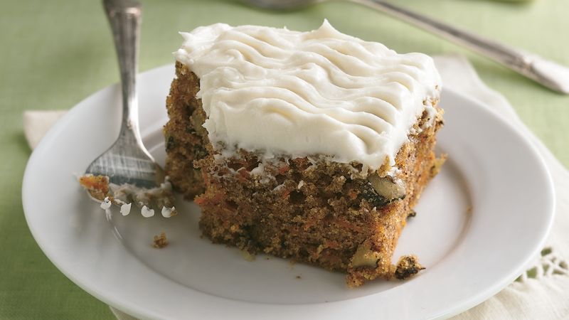 carrot cake with cream