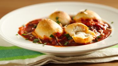 Easy Caprese Pizza Bake