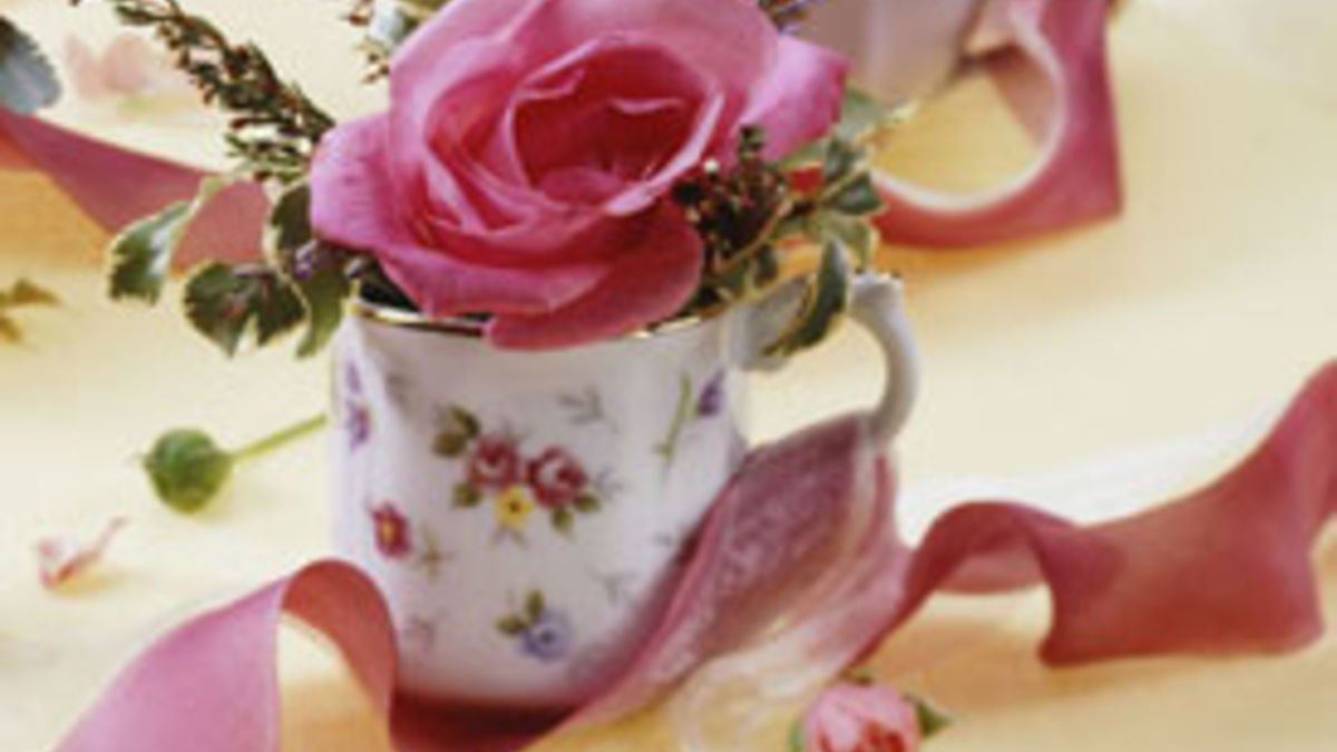 Rose Teacups Table Decorations 