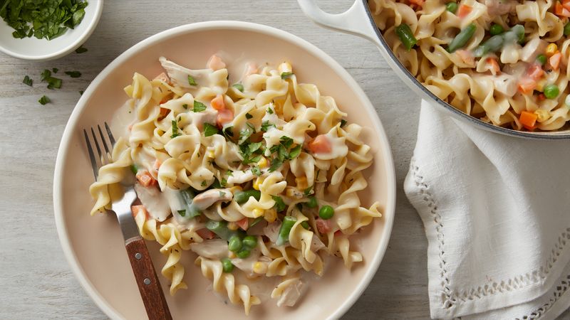 One Pot Creamy Chicken Pot Pie Pasta