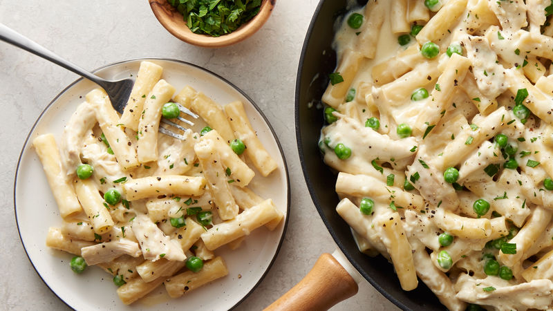 Chicken Alfredo Pasta Skillet Recipe Bettycrocker Com