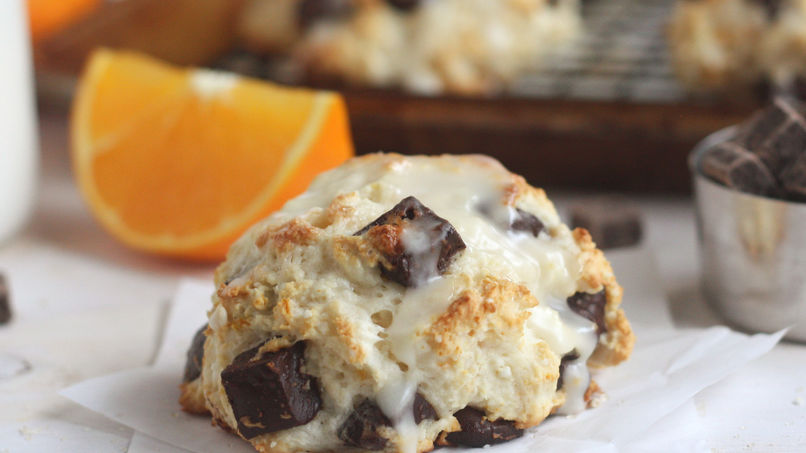 Galletas con trozos de chocolate y naranja
