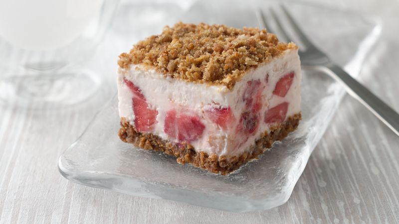 strawberry crunch cake price