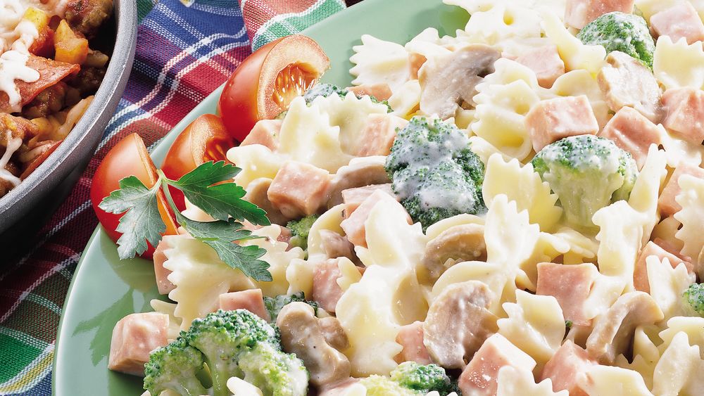 Creamy Bow Tie Pasta with Broccoli and Ham recipe from