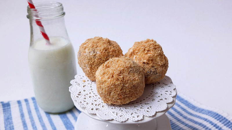 Cinnamon Toast Crunch™ Donut Holes