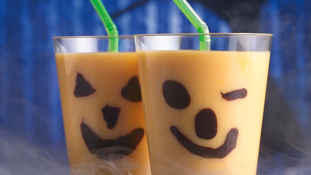 Chilling Jack-o'-Lantern Smoothies