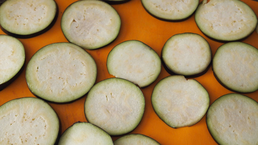 Baked Eggplant and Ground Beef Recipe - QueRicaVida.com