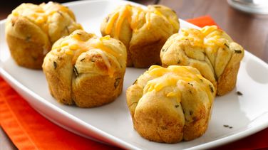 Cheesy Rosemary Monkey Bread Rolls