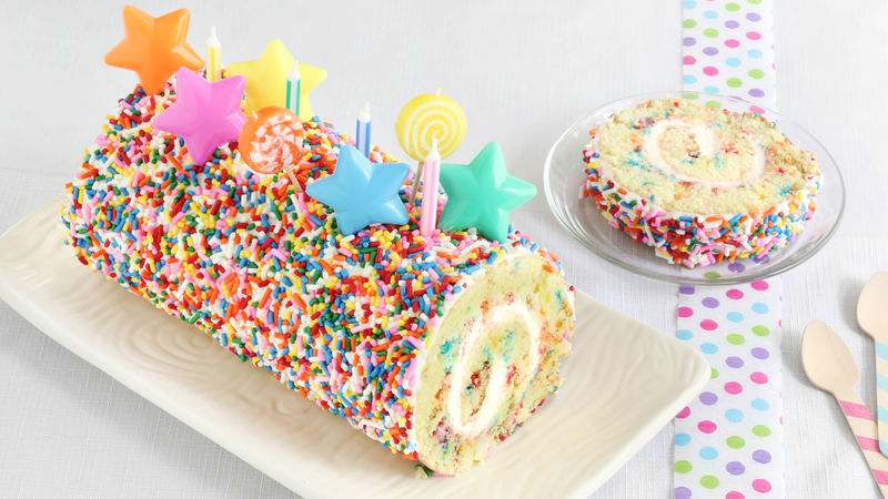 sortie handicappet FALSK Confetti Cake Roll Recipe - BettyCrocker.com