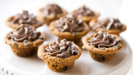 Chocolate Chip Cookie Cups with Chocolate Cream