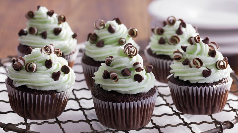 Mint Chocolate Chip Mini Cakes Recipe Bettycrocker Com