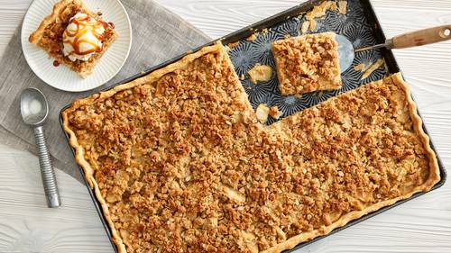 Salted Caramel Apple Slab Pie_image