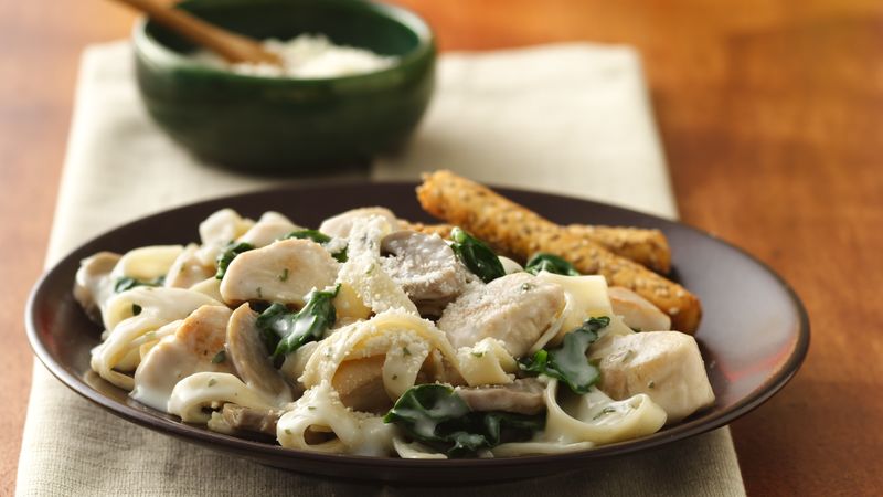 Fresh Spinach and Fettuccine Alfredo