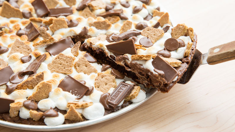 Brownie Marshmallow Pizza