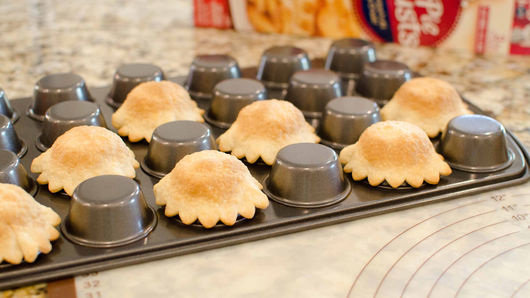 Mini Pumpkin Pies Recipe - Pillsbury.com