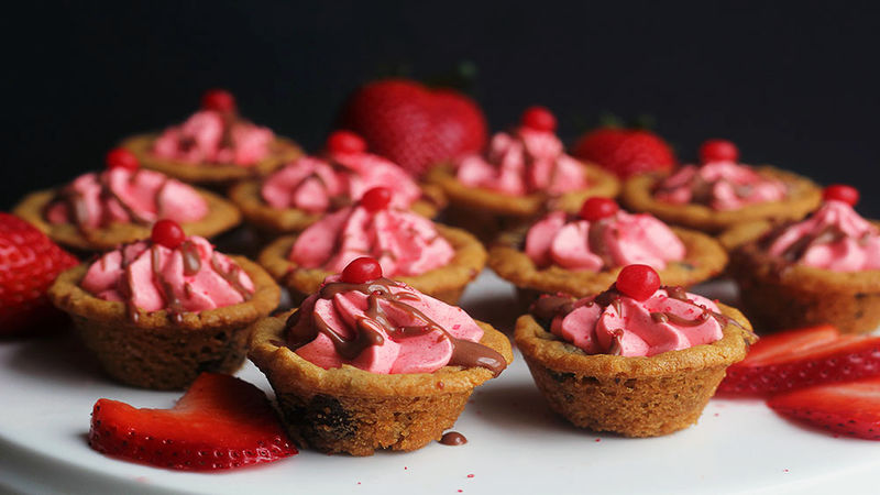 Cookie Cups with Strawberry Cream