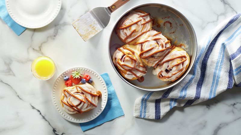 Dulce de Leche Cinnamon Rolls Recipe - Pillsbury.com
