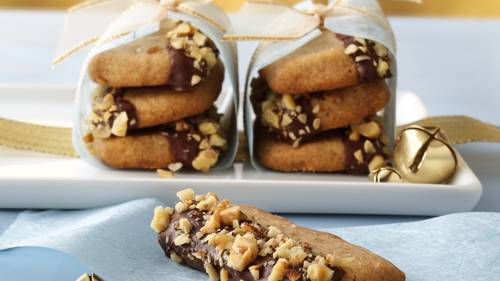 Maple-Walnut Shortbread Cookies image