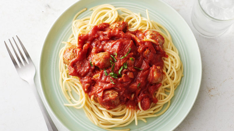 spaghetti and marinara sauce