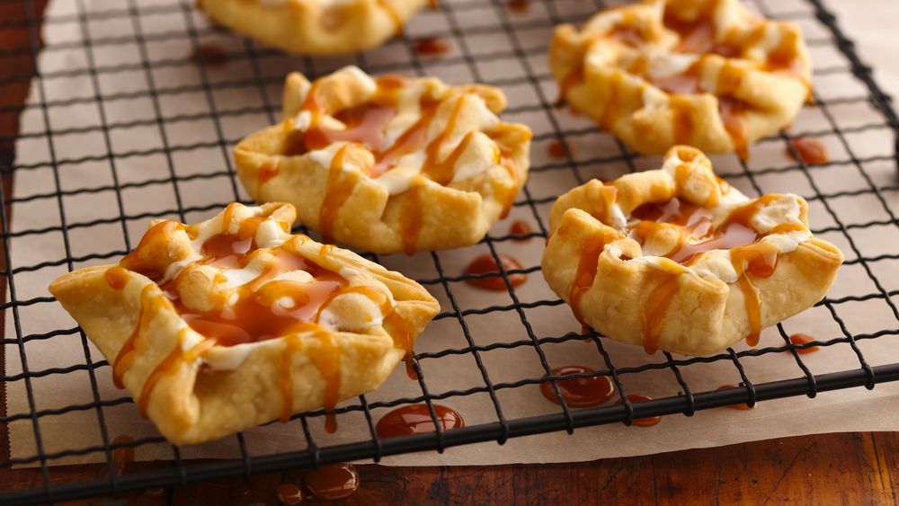 Caramel AppleMarshmallow Tarts recipe from
