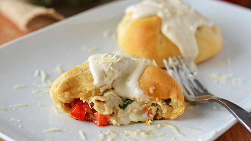 Creamy Garlic-Chicken Bundles