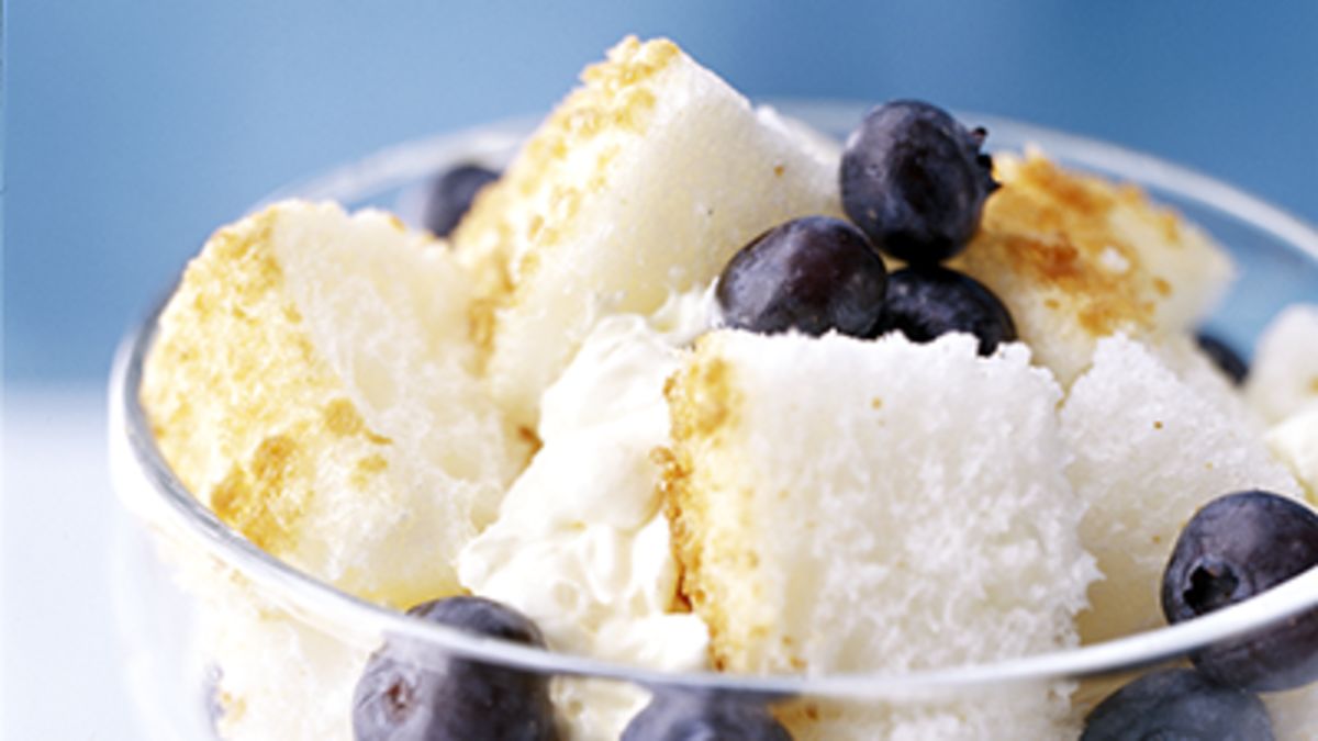 Skinny Lemon Cream and Berry Dessert