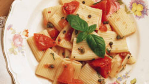 Rigatoni and Tomatoes image