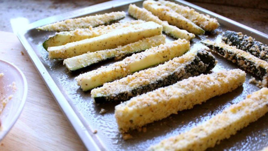 Baked Zucchini Fries with Yogurt and Oregano Dip Recipe
