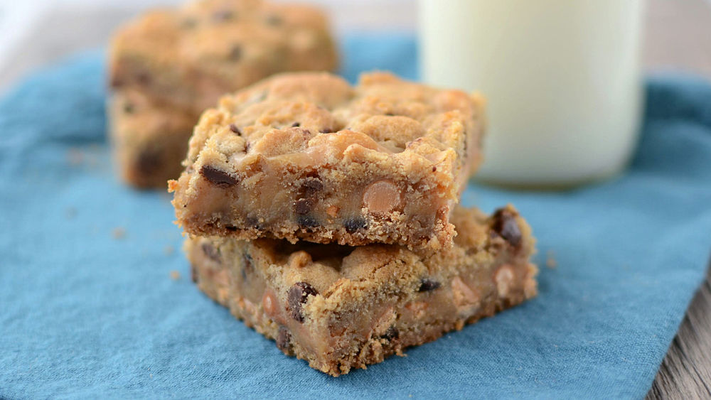 Chocolate Chip Cookie Gooey Bars recipe from