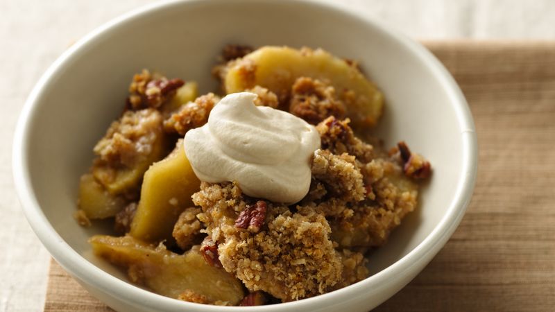 Cardamom Apple Crisp with Caramel Cream 