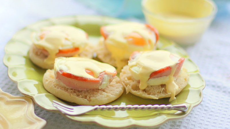 Canadian Bacon Cup Benedict