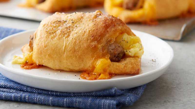 Sausage Egg And Cheese Breakfast Roll Ups Recipe Pillsbury Com