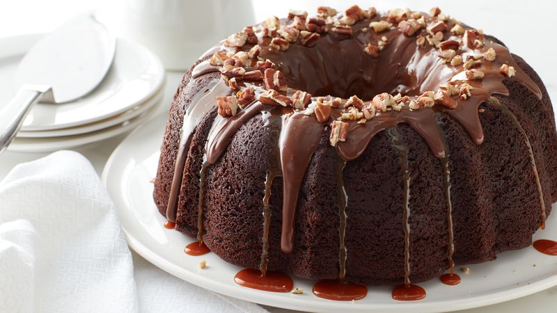 bundt cake with pudding filling