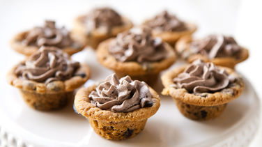Chocolate Chip Cookie Cups with Chocolate Cream