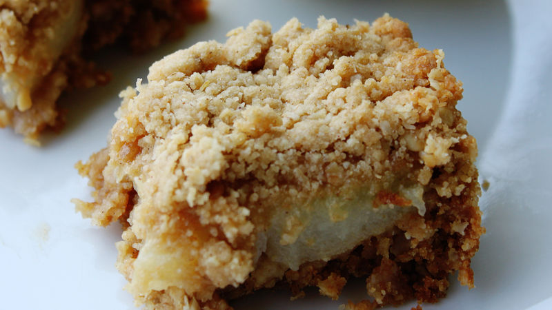 Oatmeal Cookie Pear Bars
