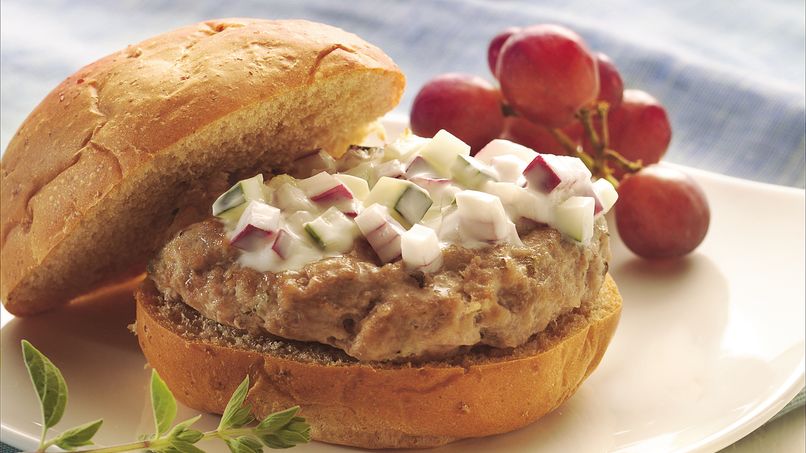 Hamburguesas de Pavo a la Griega con Salsa de Yogurt