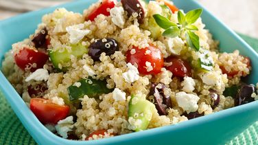 Ensalada de Quinoa con Tomates, Pepino y Queso Feta-image