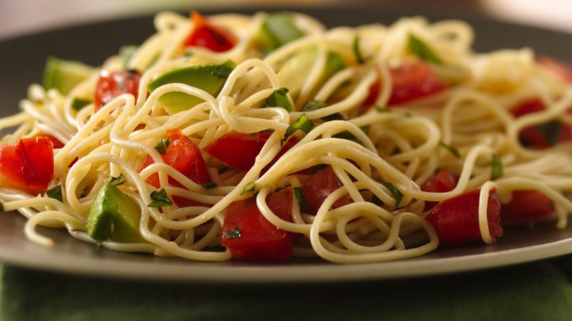 Angel Hair Pasta With Fresh Basil Avocado And Tomatoes Recipe Quericavida Com