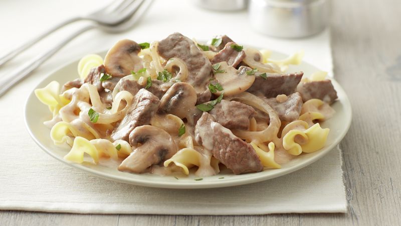 beef stroganoff in slow cooker with sour cream