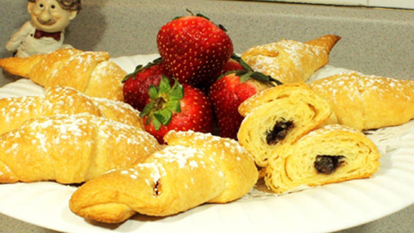 Crescents Rellenos de Chocolate y Dulce de Leche